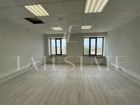 Офис в Татарстан, Казань ул. Ахтямова, 1 (353 м)